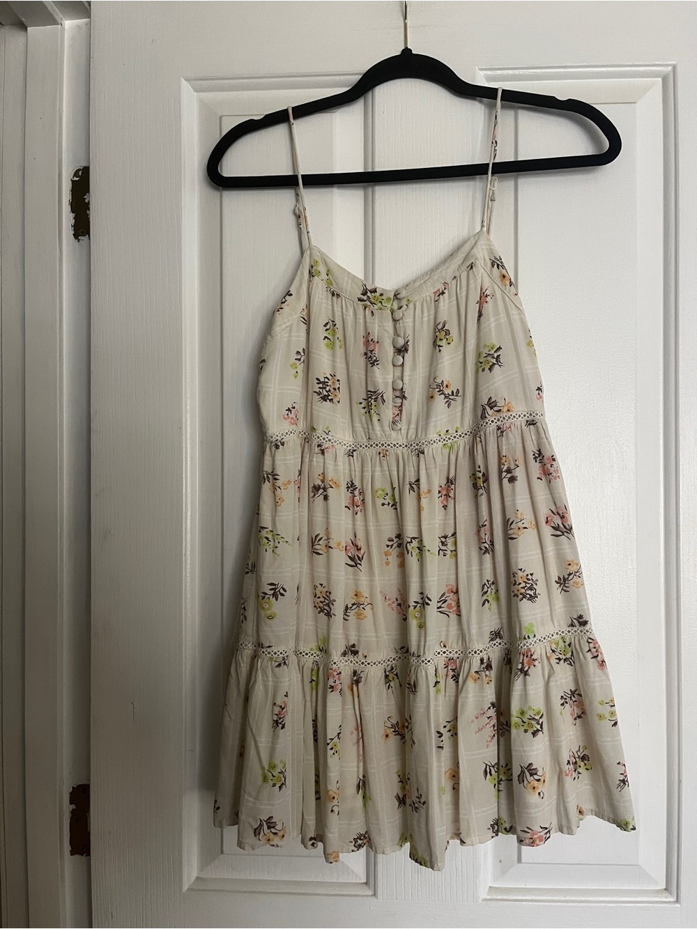 Urban Outfitters Cream Floral Tiered Mini Sundress size small
